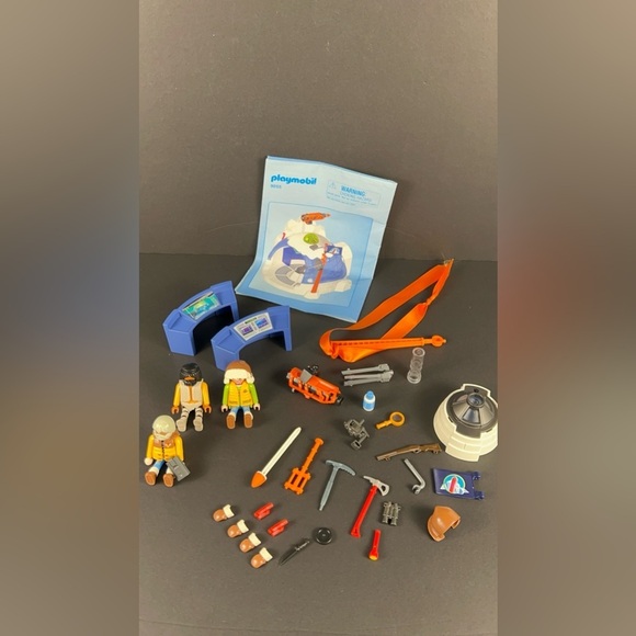 Playmobil 9055 Arctic Expedition Headquarters Playset - Picture 4 of 4